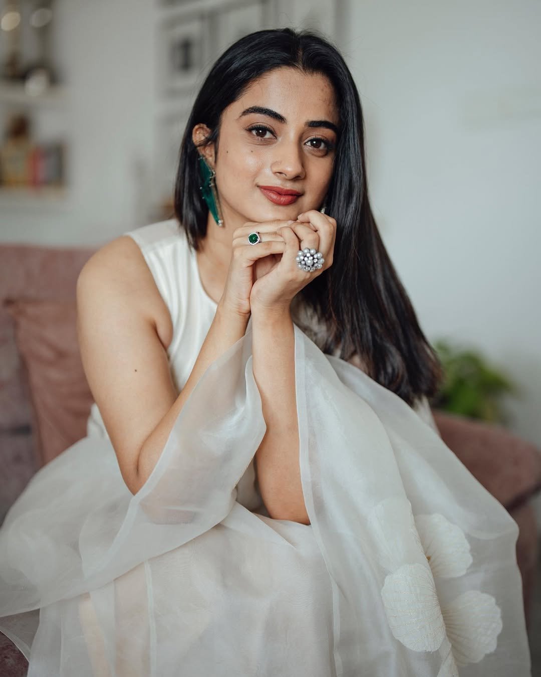 Namitha Pramod ivory White saree cozy room charm Photoshoot (11)