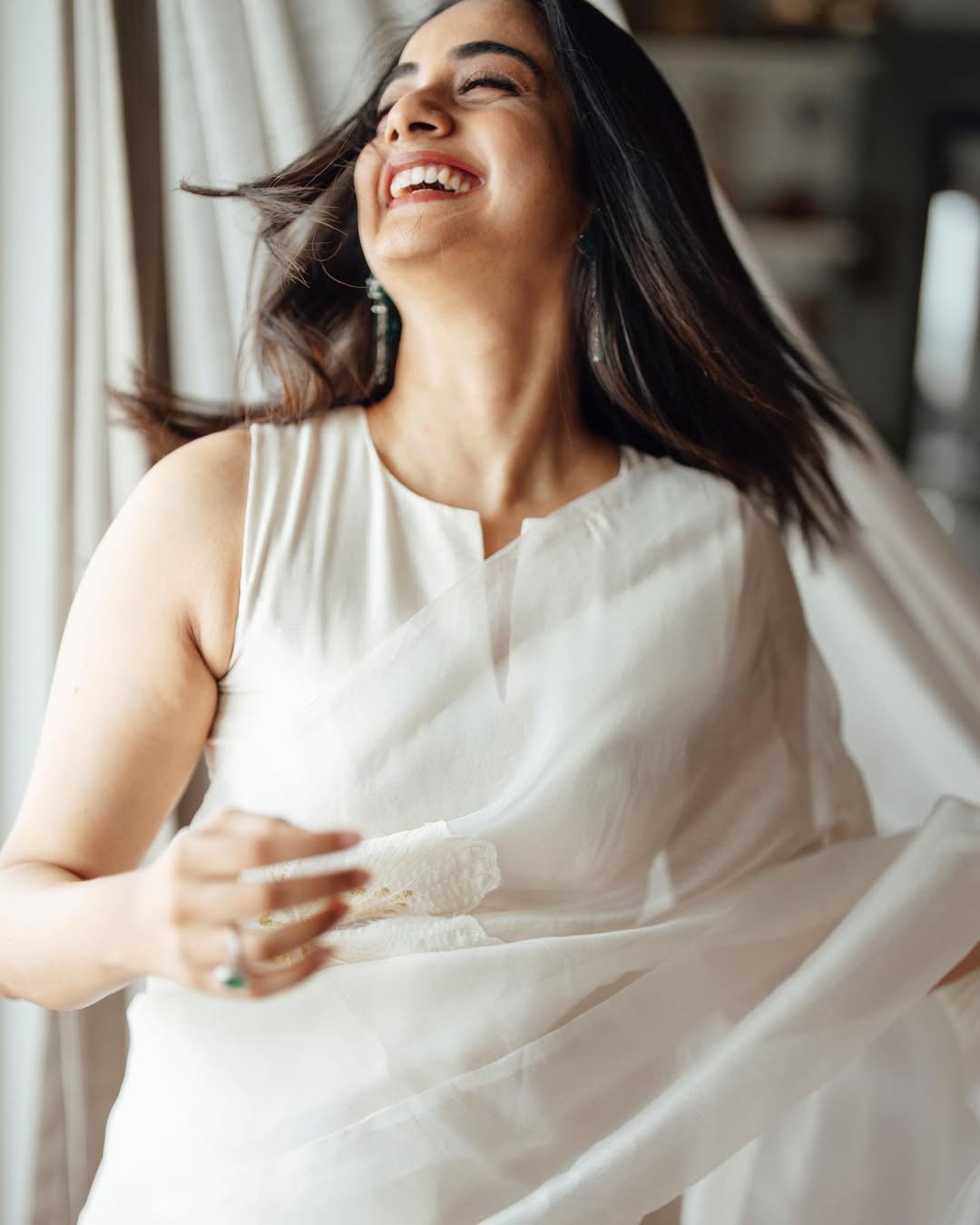 Namitha Pramod ivory White saree cozy room charm Photoshoot (8)