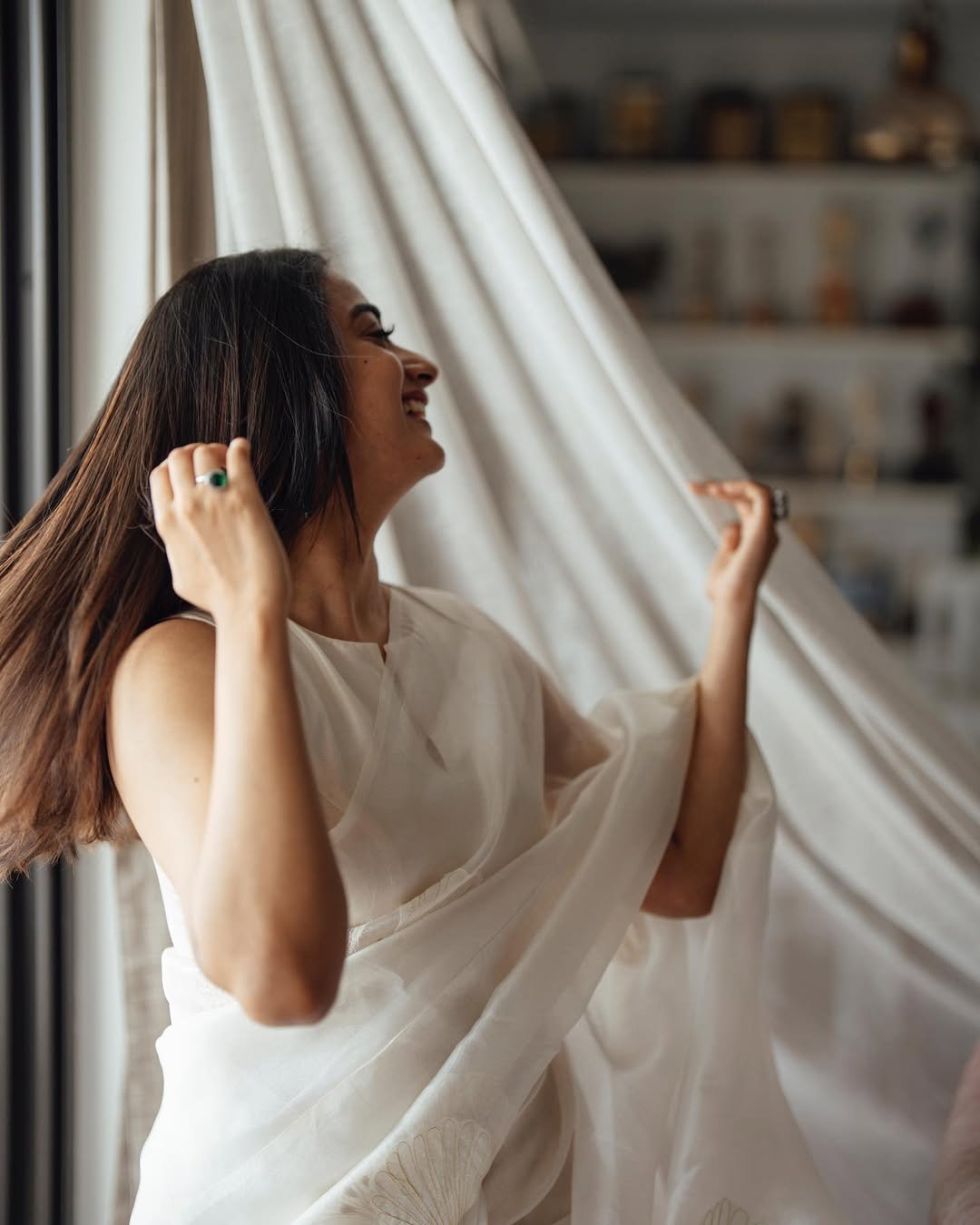 Namitha Pramod ivory White saree cozy room charm Photoshoot (9)