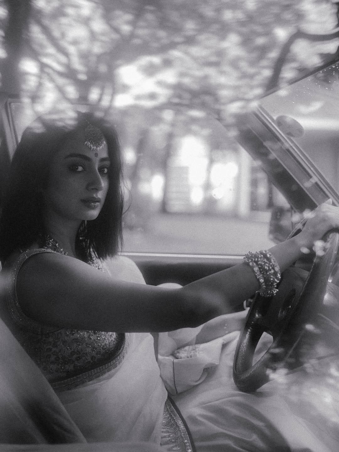Namitha Pramod ivory saree rose-gold jewelry car cabin Portrait (15)