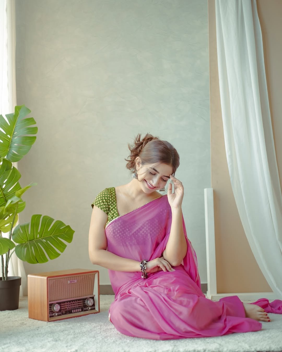 Neha Pathan pink chiffon saree cozy room charm Photoshoot (12)
