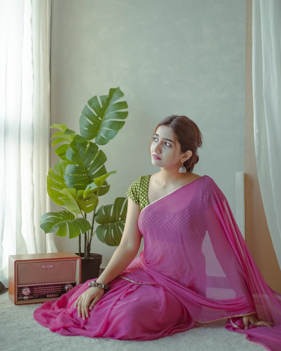 Neha Pathan pink chiffon saree cozy room charm Photoshoot (2)