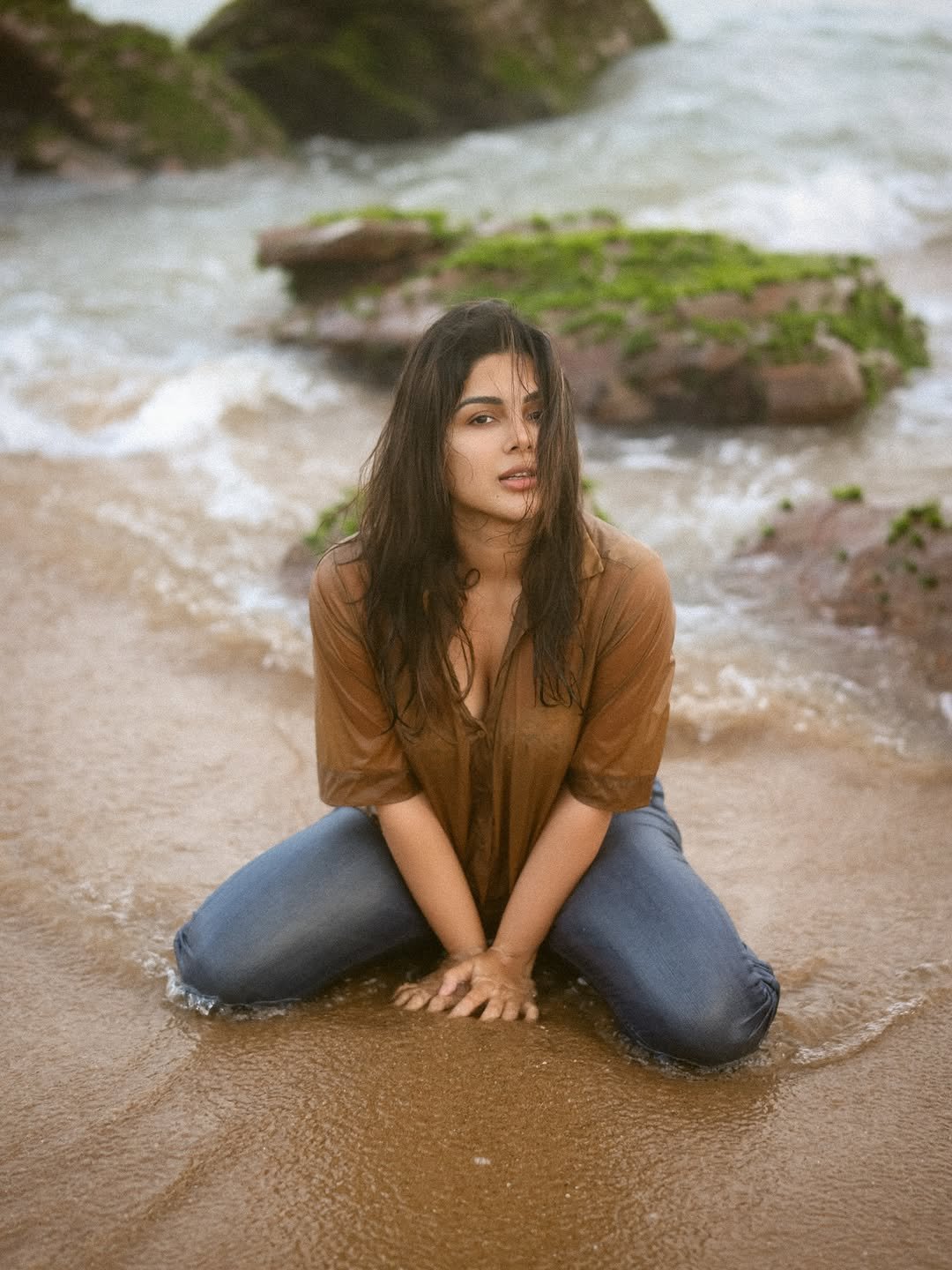Samyuktha sand-beige shirt beach breeze Portrait (16)