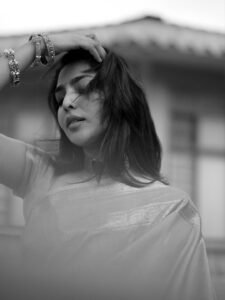 Aishwarya Lekshmi Beautiful in Blue Soft Silk Saree Photos (14)