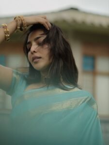 Aishwarya Lekshmi Beautiful in Blue Soft Silk Saree Photos (15)