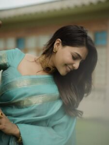 Aishwarya Lekshmi Beautiful in Blue Soft Silk Saree Photos (4)