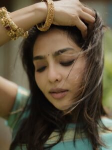 Aishwarya Lekshmi Beautiful in Blue Soft Silk Saree Photos (6)