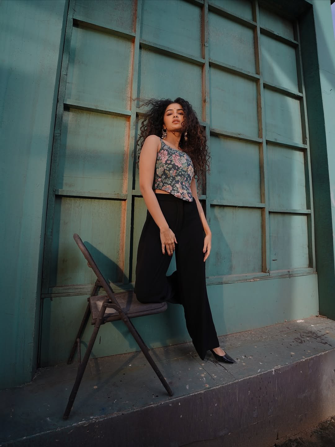 Anupama Parameswaran Chic in Floral Corset Top (2)