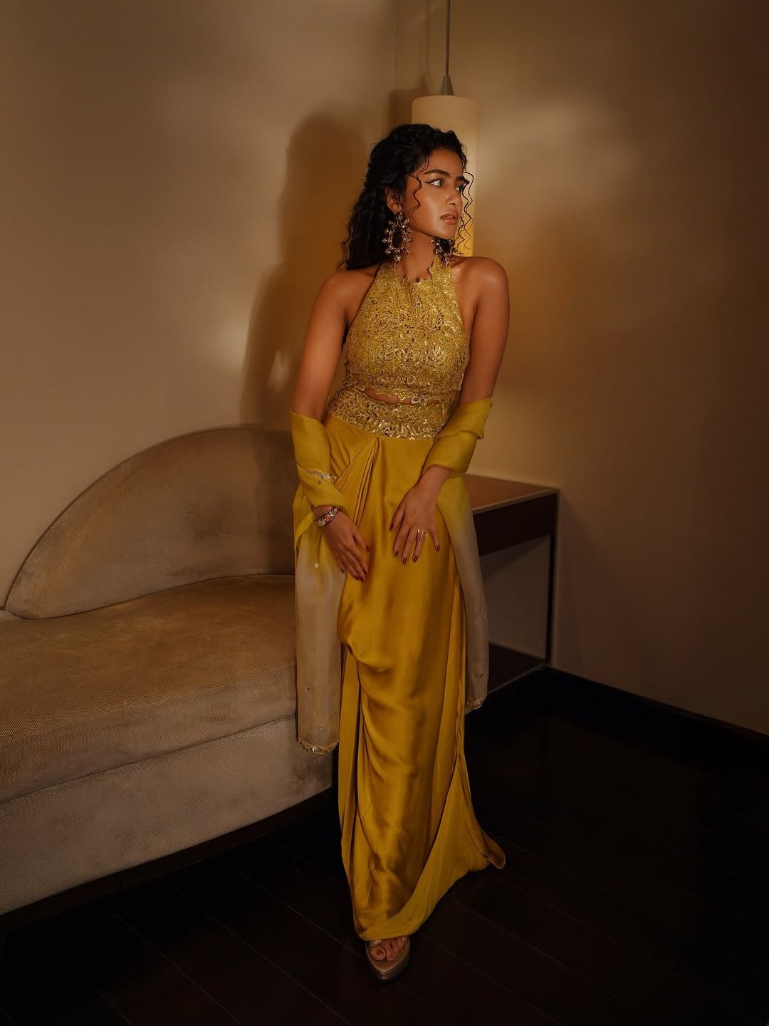 Anupama Parameswaran Shines in Golden Designer Lehenga Photos (2)