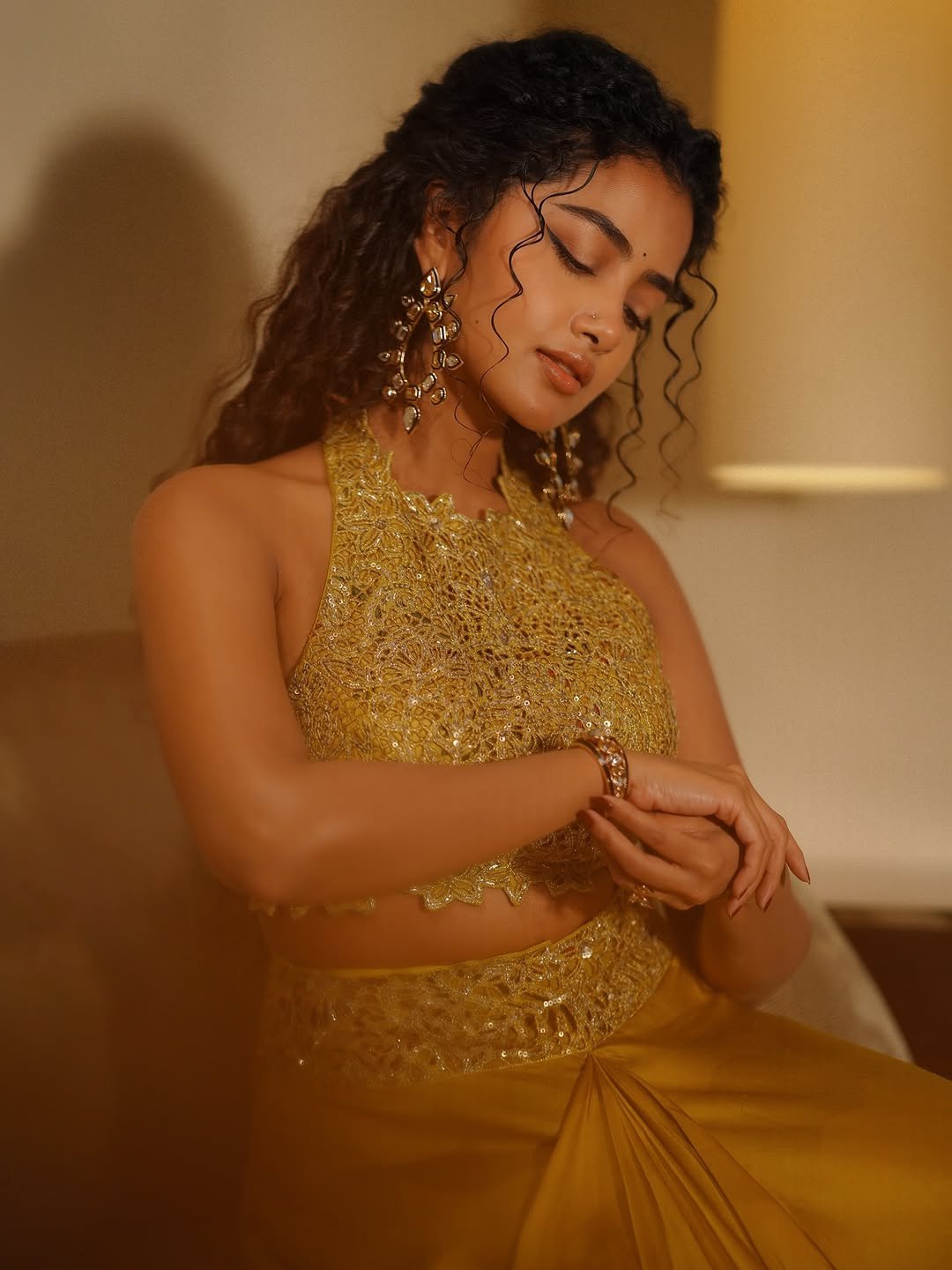 Anupama Parameswaran Shines in Golden Designer Lehenga Photos (3)
