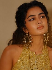 Anupama Parameswaran Shines in Golden Designer Lehenga Photos (9)