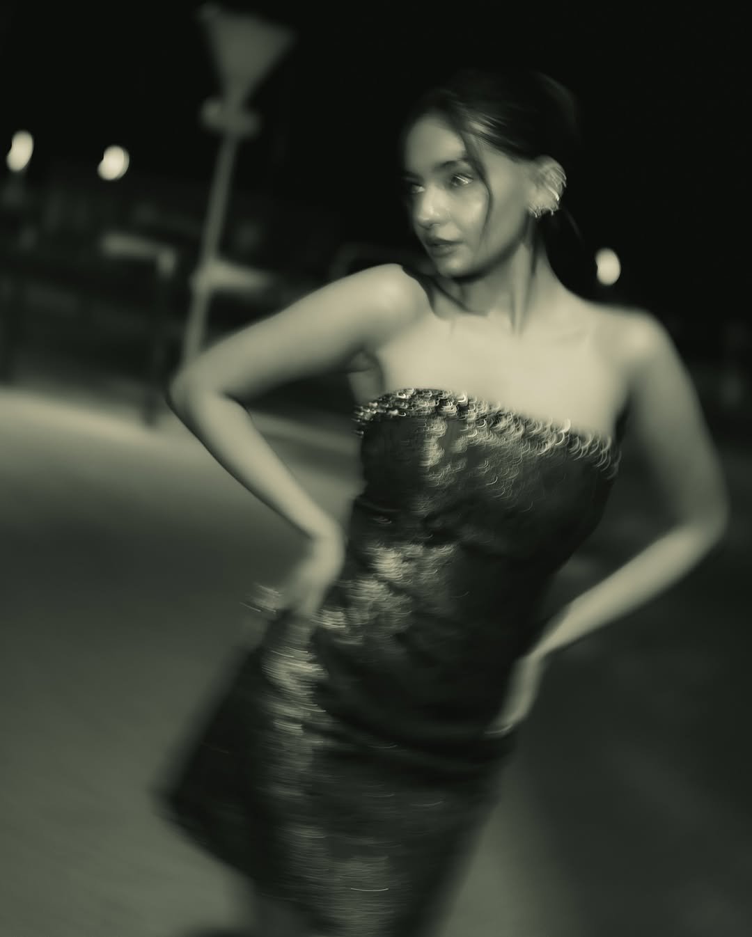 Anushka Sen Bold Red Strapless Mini Dress – Party Night Elegance (17)