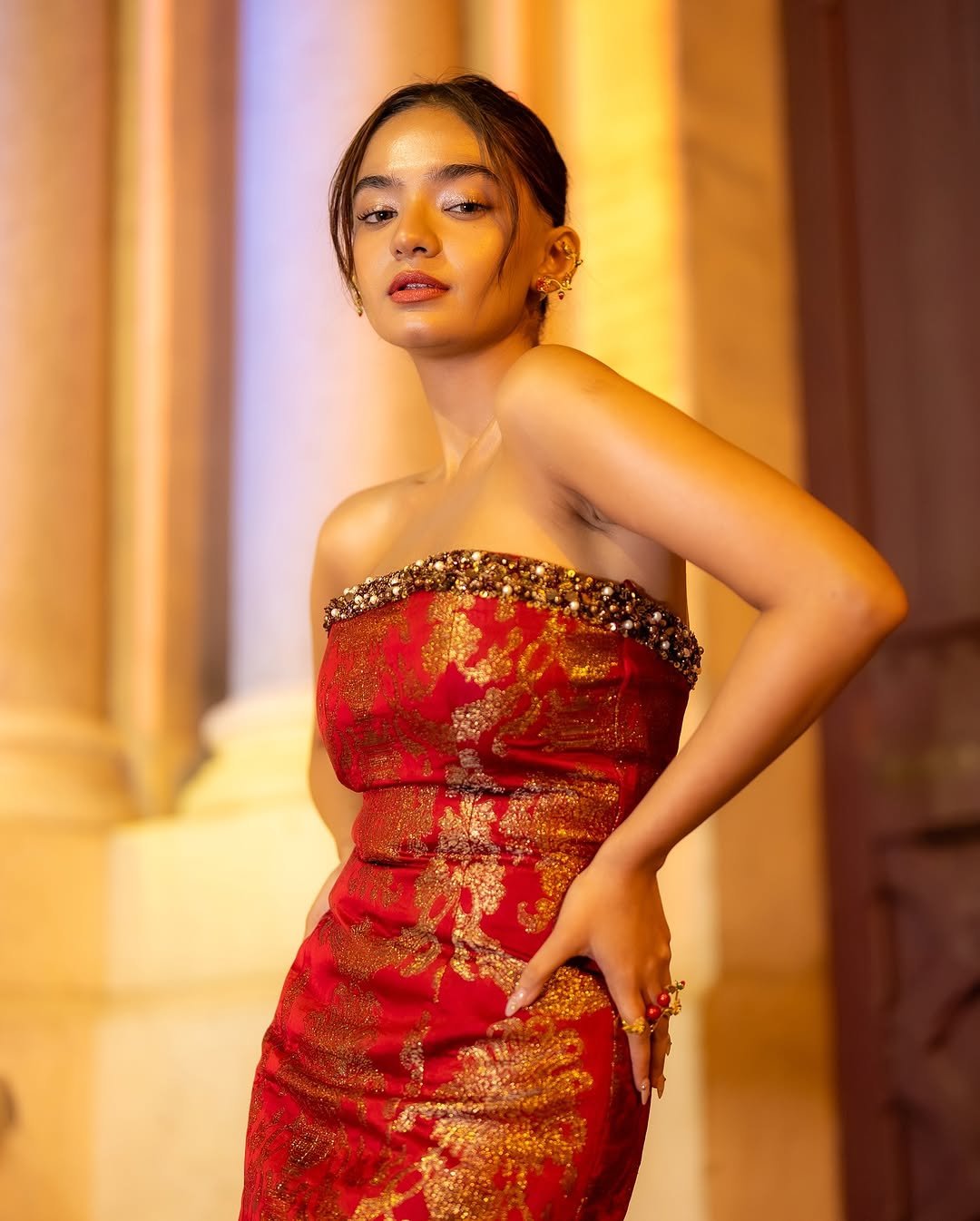 Anushka Sen Bold Red Strapless Mini Dress – Party Night Elegance (21)