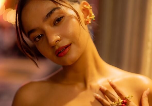 Anushka Sen Bold Red Strapless Mini Dress – Party Night Elegance (26)