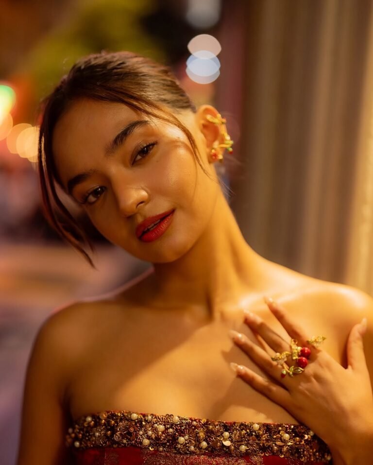 Anushka Sen Bold Red Strapless Mini Dress – Party Night Elegance (26)