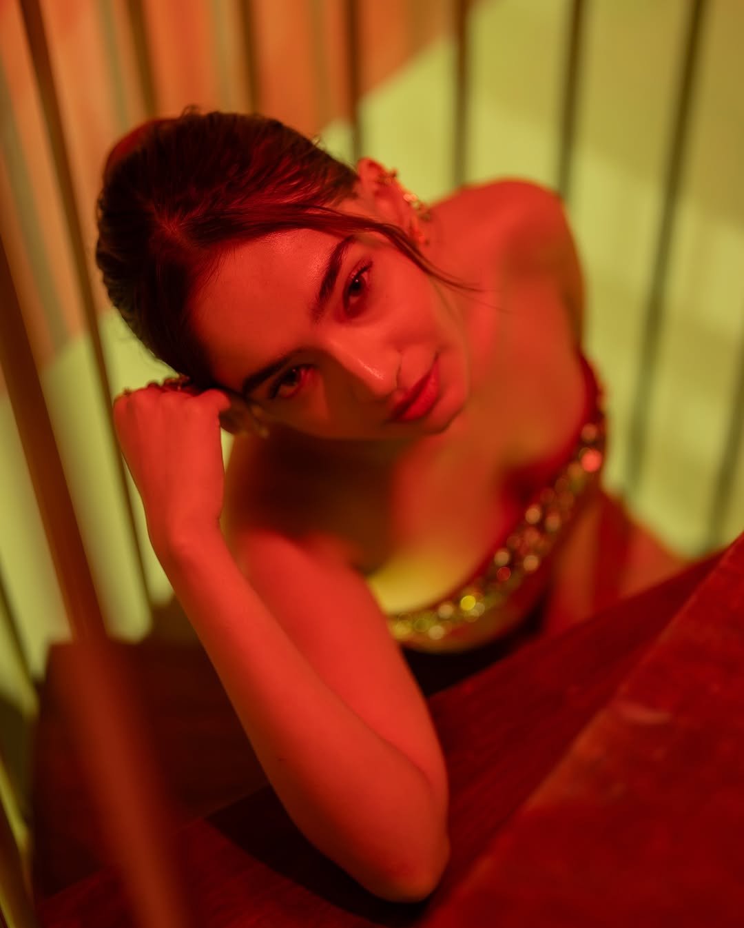 Anushka Sen Bold Red Strapless Mini Dress – Party Night Elegance (28)