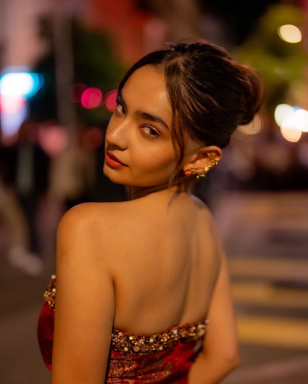 Anushka Sen Bold Red Strapless Mini Dress – Party Night Elegance (29)