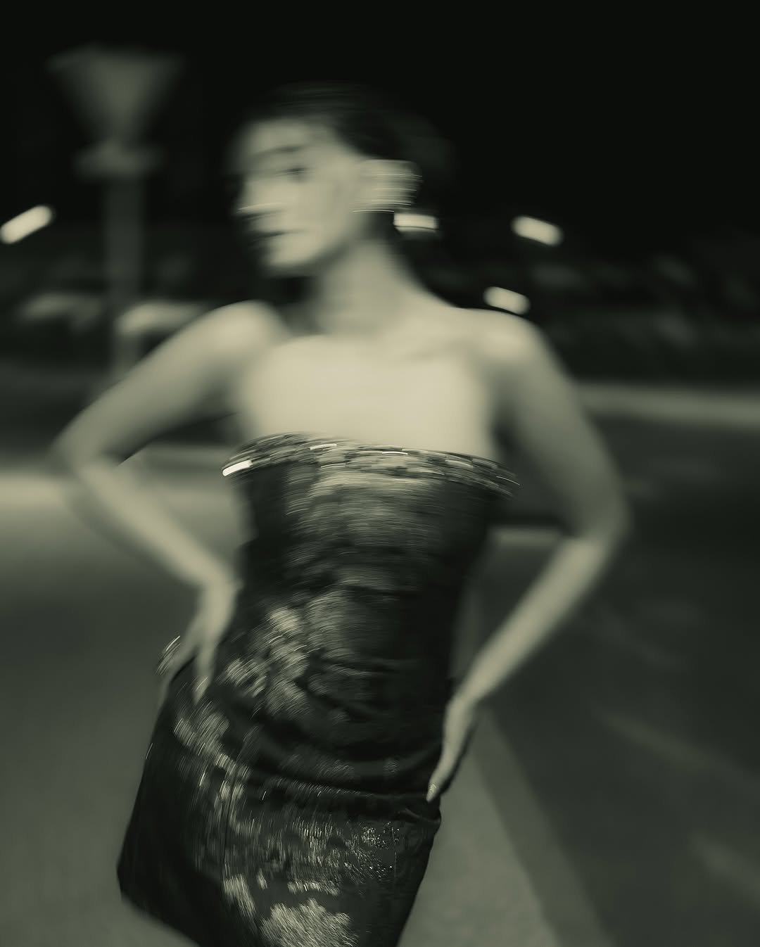 Anushka Sen Bold Red Strapless Mini Dress – Party Night Elegance (3)