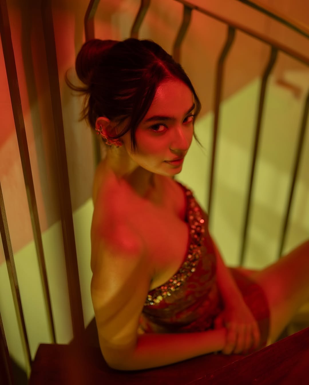 Anushka Sen Bold Red Strapless Mini Dress – Party Night Elegance (35)