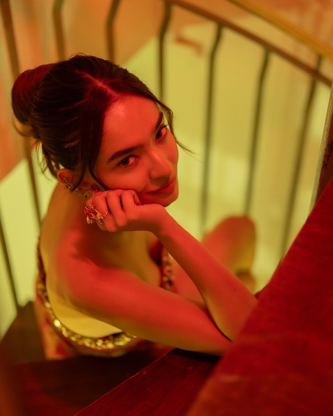 Anushka Sen Bold Red Strapless Mini Dress – Party Night Elegance (37)