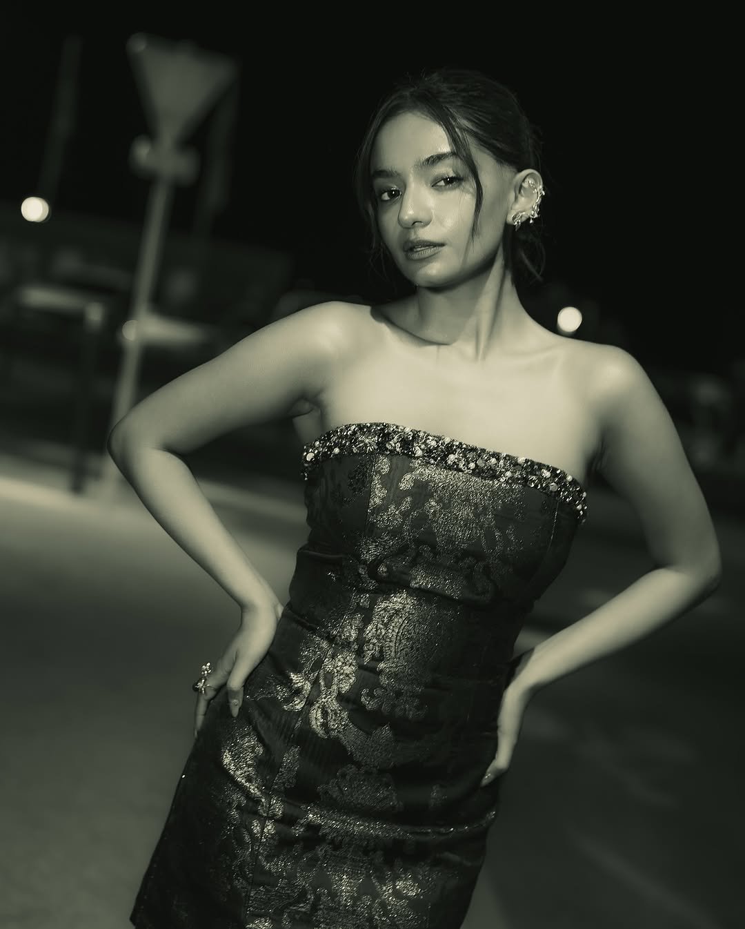 Anushka Sen Bold Red Strapless Mini Dress – Party Night Elegance (39)