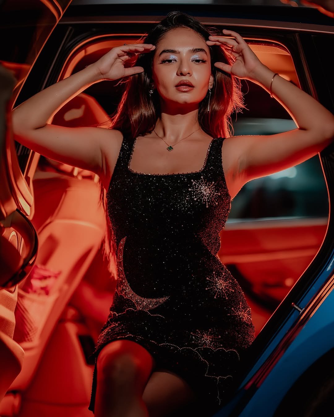 Anushka Sen Celestial Shimmer Dress – Glam Night Out (10)