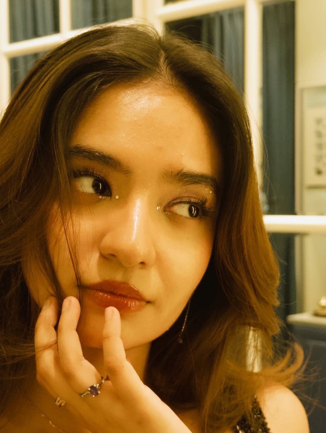 Anushka Sen Celestial Shimmer Dress – Glam Night Out (25)