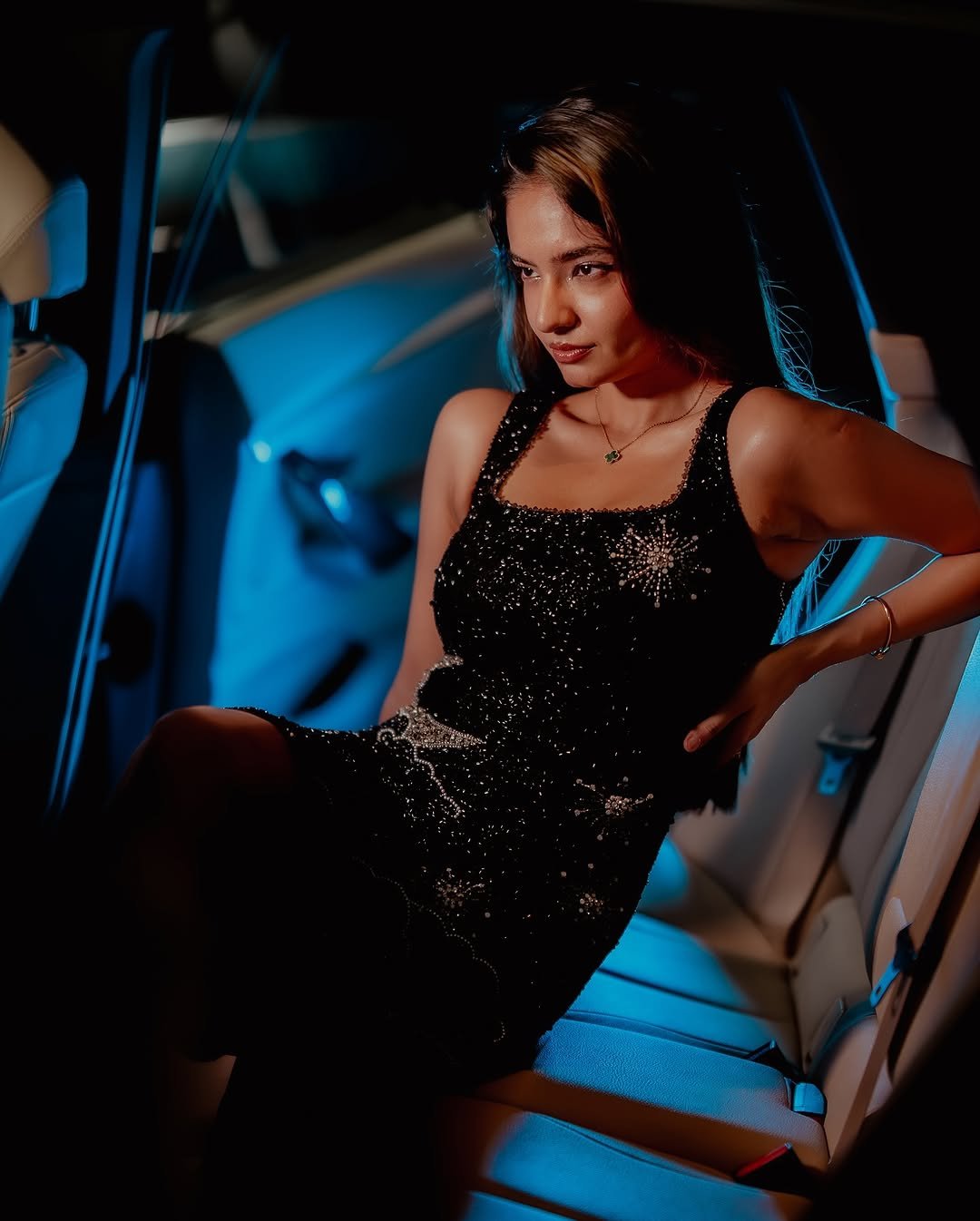 Anushka Sen Celestial Shimmer Dress – Glam Night Out (26)