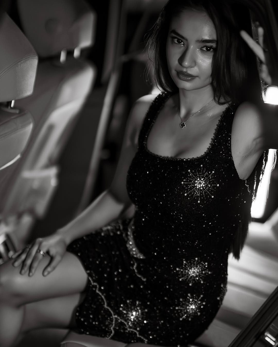 Anushka Sen Celestial Shimmer Dress – Glam Night Out (30)