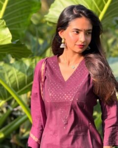 Anushka Sen Classy Maroon Kurti Outdoor Ethnic Shoot (14)