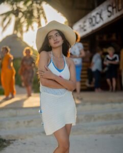 Anushka Sen Crochet Dress Over Swimwear – Chic Yacht Look (11)