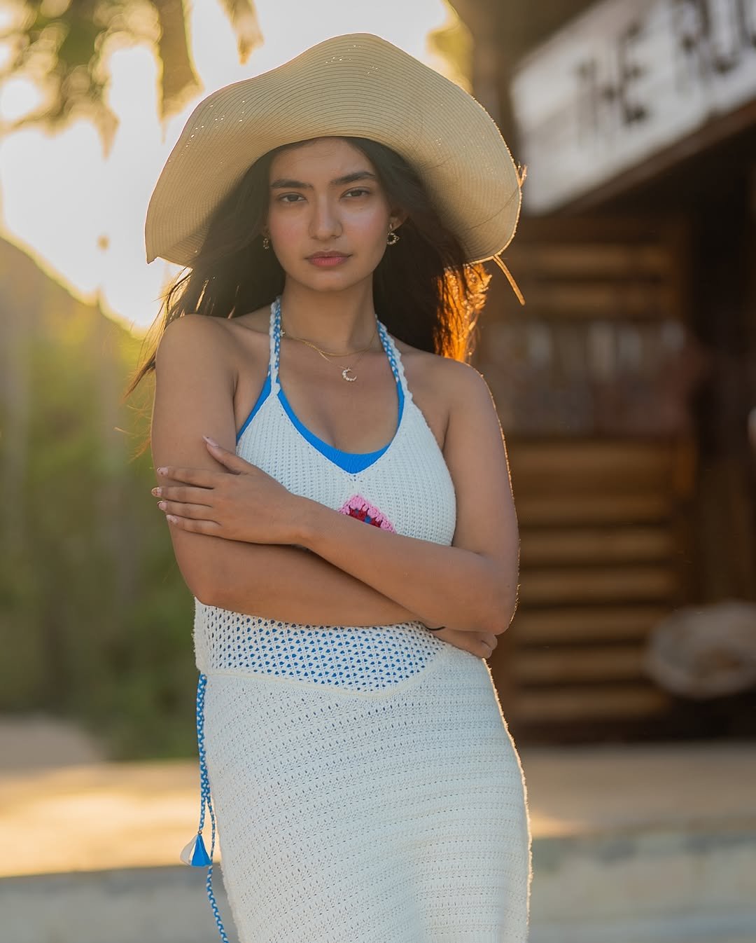 Anushka Sen Crochet Dress Over Swimwear – Chic Yacht Look (14)