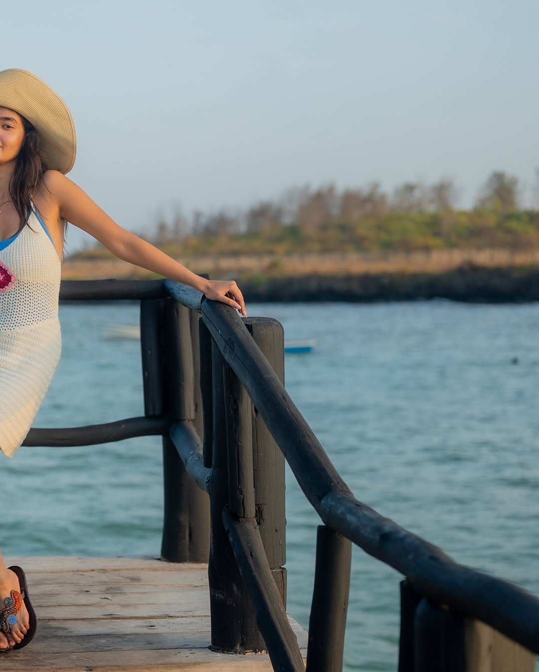 Anushka Sen Crochet Dress Over Swimwear – Chic Yacht Look (22)