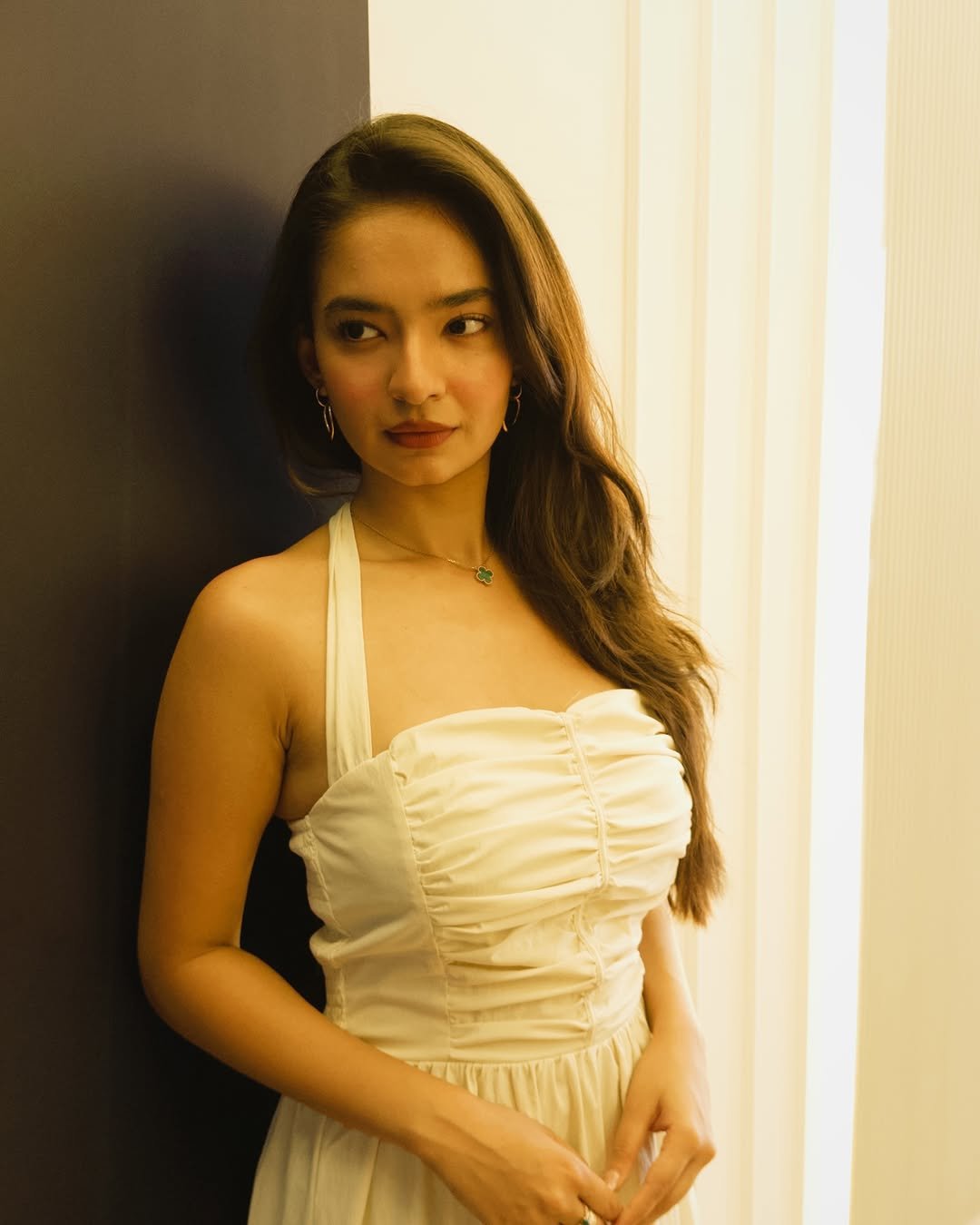 Anushka Sen Dreamy White Halter Dress Indoor Portraits (15)