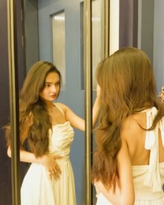 Anushka Sen Dreamy White Halter Dress Indoor Portraits (6)