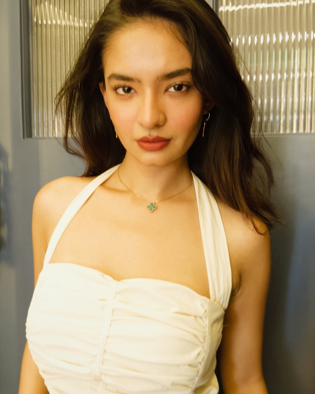 Anushka Sen Dreamy White Halter Dress Indoor Portraits (9)