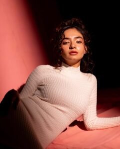 Anushka Sen Effortless Chic in Textured Knit Dress on Pink (17)