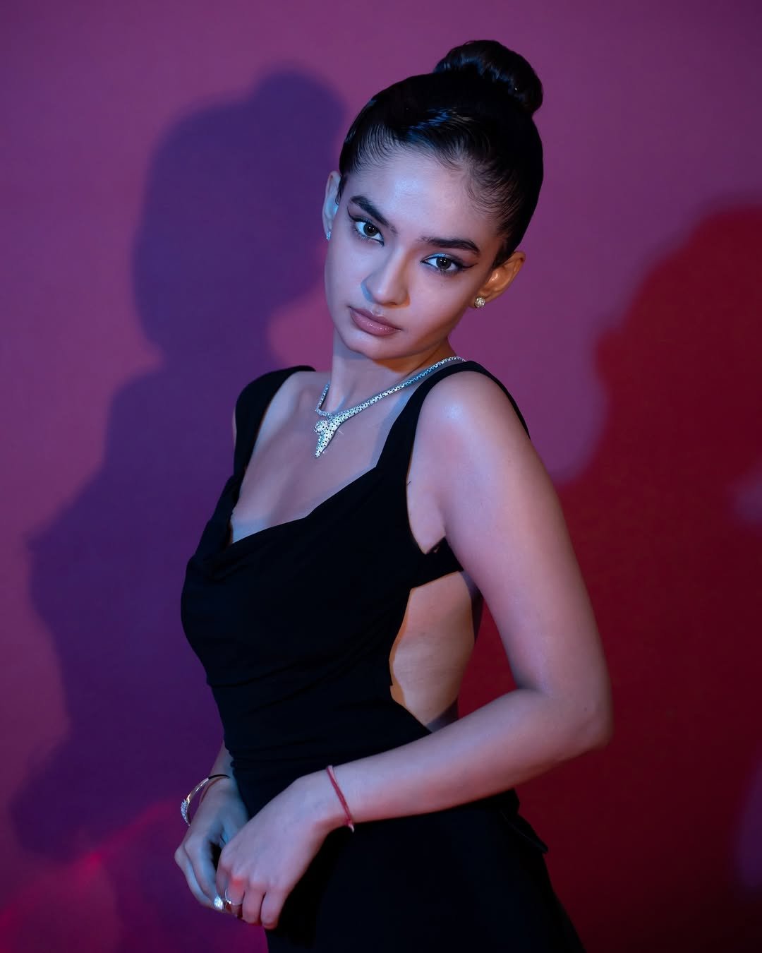 Anushka Sen Elegant Black Gown Studio Glam Shoot (10)