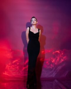 Anushka Sen Elegant Black Gown Studio Glam Shoot (19)