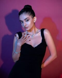 Anushka Sen Elegant Black Gown Studio Glam Shoot (21)