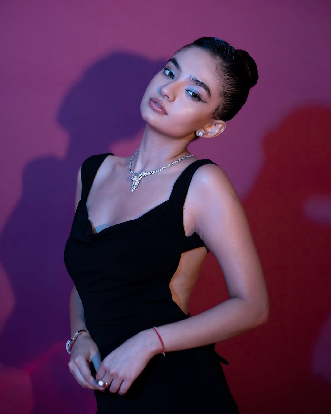 Anushka Sen Elegant Black Gown Studio Glam Shoot (22)