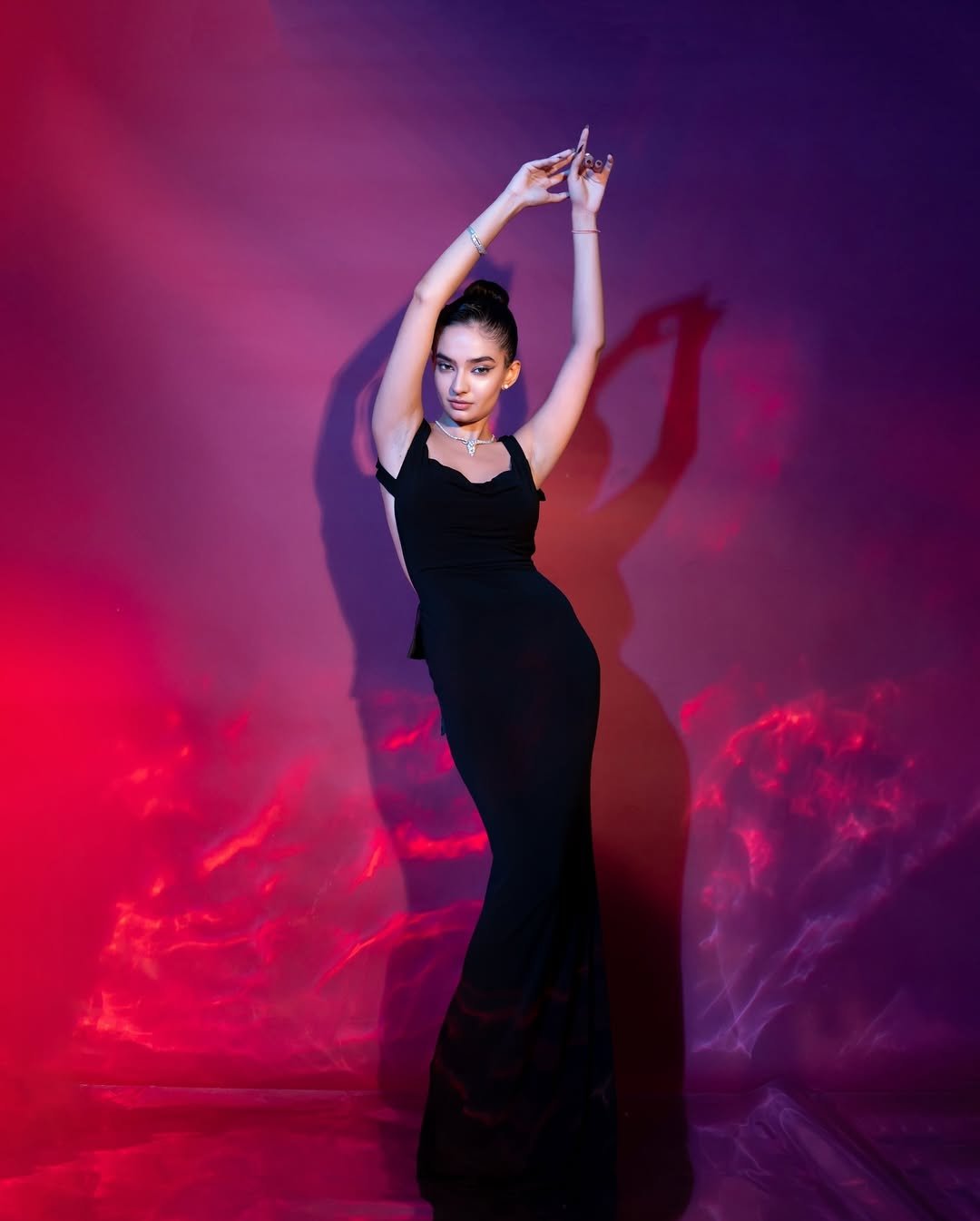 Anushka Sen Elegant Black Gown Studio Glam Shoot (23)