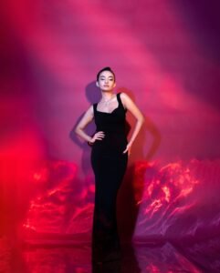 Anushka Sen Elegant Black Gown Studio Glam Shoot (25)