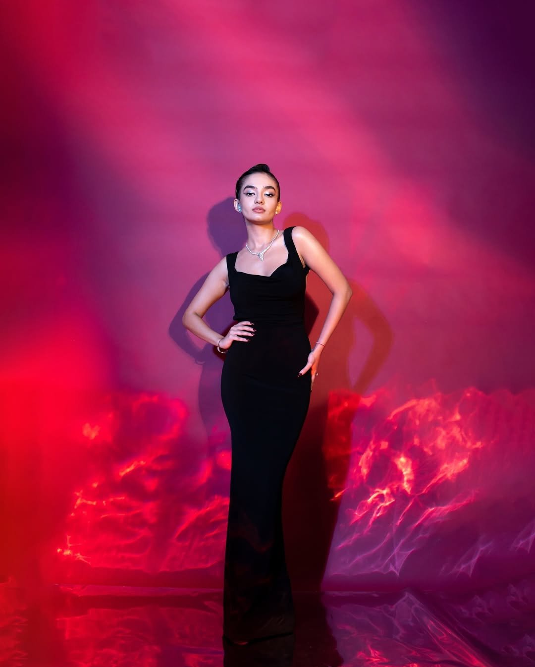 Anushka Sen Elegant Black Gown Studio Glam Shoot (25)