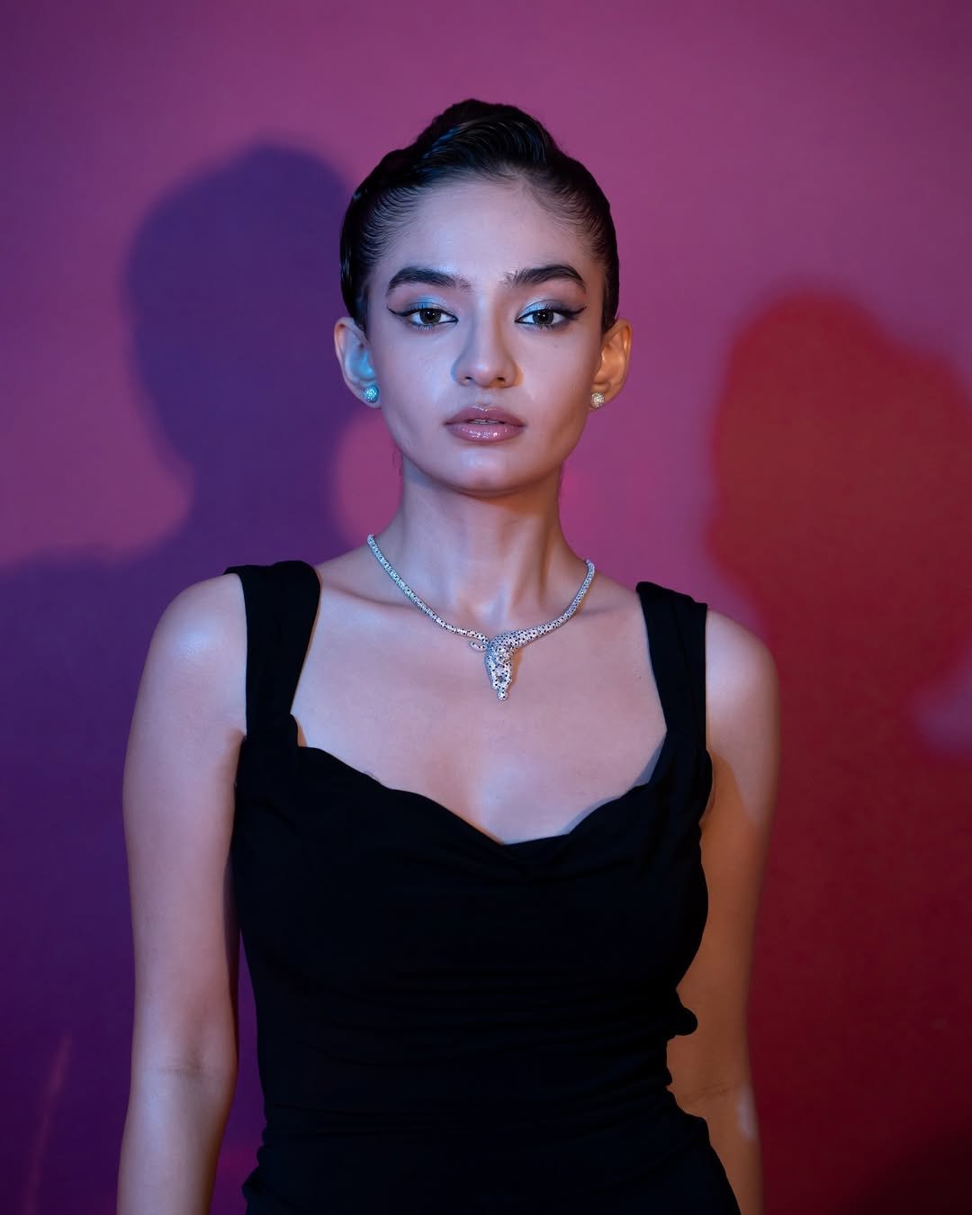 Anushka Sen Elegant Black Gown Studio Glam Shoot (29)