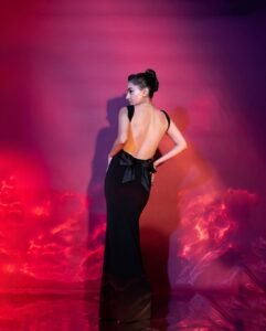 Anushka Sen Elegant Black Gown Studio Glam Shoot (31)