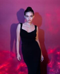 Anushka Sen Elegant Black Gown Studio Glam Shoot (32)
