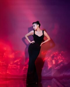 Anushka Sen Elegant Black Gown Studio Glam Shoot (37)