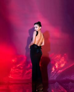 Anushka Sen Elegant Black Gown Studio Glam Shoot (38)