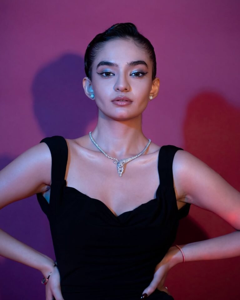 Anushka Sen Elegant Black Gown Studio Glam Shoot (41)